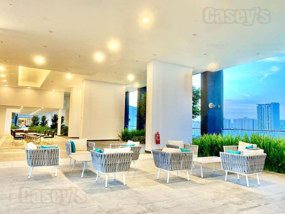 Urban #luxury Leisure #infinity Pool #local Neighbourhood #4pax #2br 2bath #2king #quality Well Maintained #private Host * Jelutong
