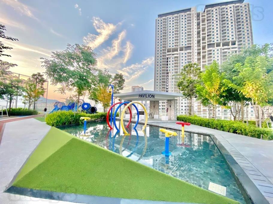 Apartment Urban #luxury Leisure #infinity Pool #local Neighbourhood #4pax #2br 2bath #2king #quality Well Maintained #private Host Jelutong