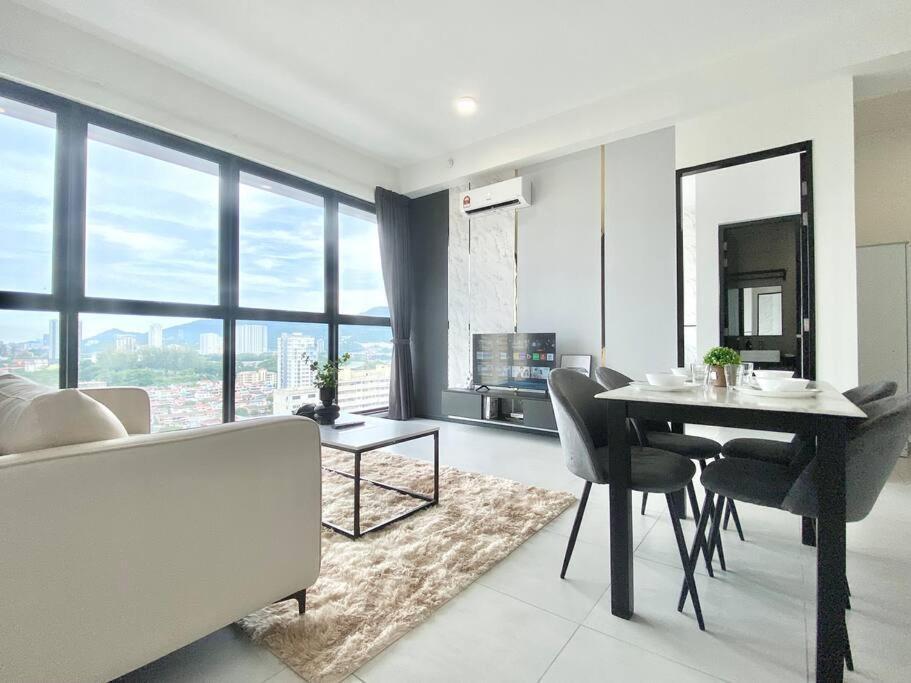Urban #luxury Leisure #infinity Pool #local Neighbourhood #4pax #2br 2bath #2king #quality Well Maintained #private Host Apartment