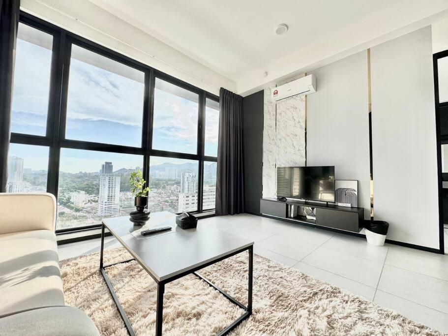 Apartment Urban #luxury Leisure #infinity Pool #local Neighbourhood #4pax #2br 2bath #2king #quality Well Maintained #private Host Jelutong