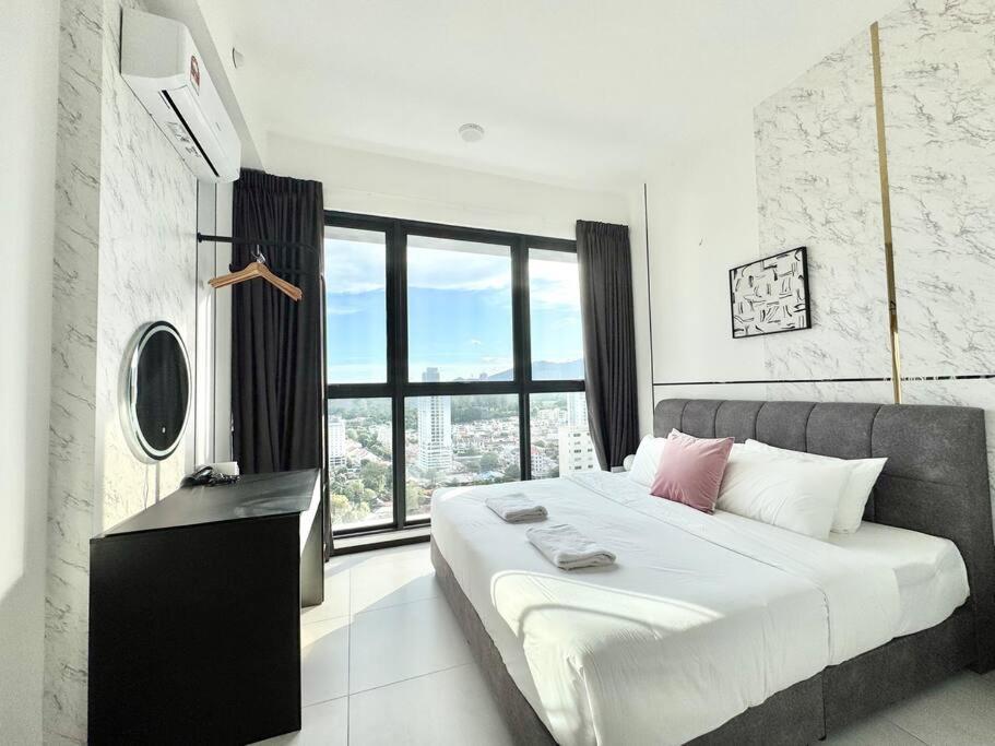 Urban #luxury Leisure #infinity Pool #local Neighbourhood #4pax #2br 2bath #2king #quality Well Maintained #private Host Apartment Jelutong