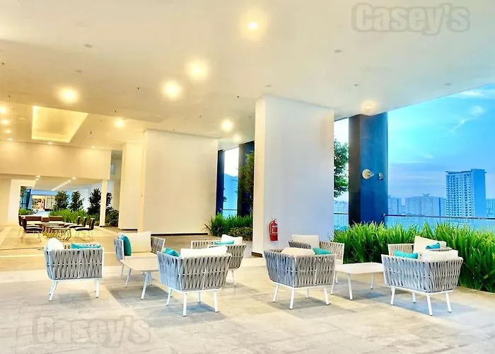 Urban Suites #Luxury Leisure #Infinity Pool #Local Neighbourhood #4Pax #2Br 2Bath #2King #Quality Well Maintained #Private Host