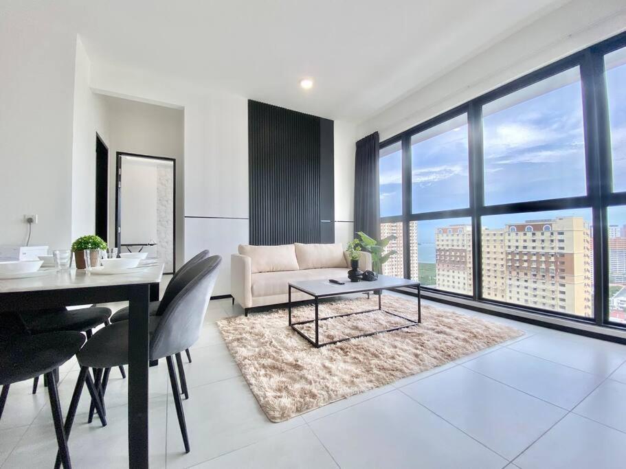 Urban #luxury Leisure #infinity Pool #local Neighbourhood #4pax #2br 2bath #2king #quality Well Maintained #private Host Jelutong