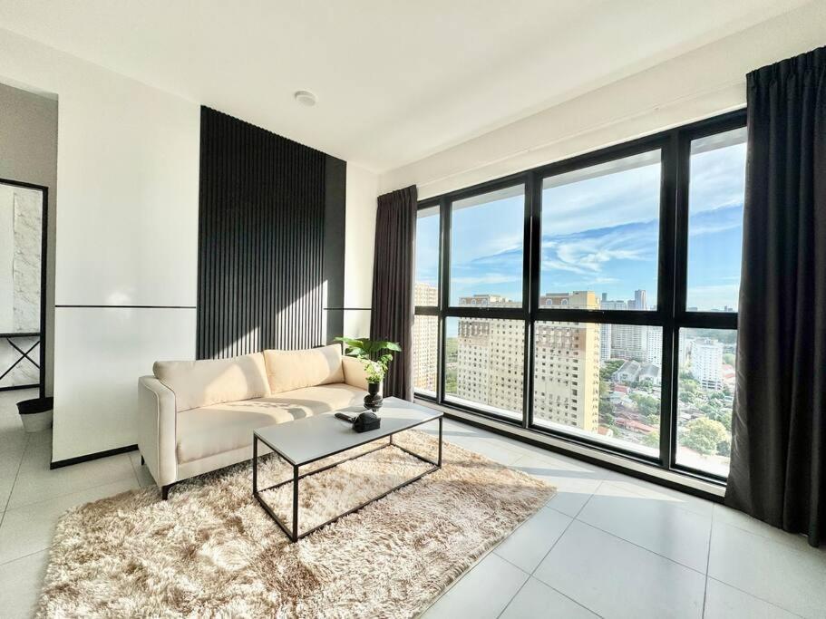 Pangsapuri Urban #luxury Leisure #infinity Pool #local Neighbourhood #4pax #2br 2bath #2king #quality Well Maintained #private Host Jelutong